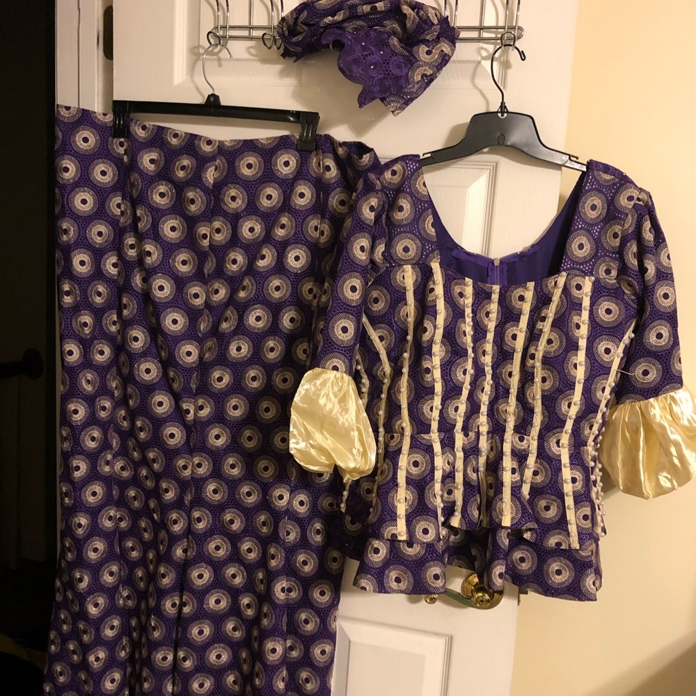Preowned purple/gold women 3pcs skirt,top & scarf
